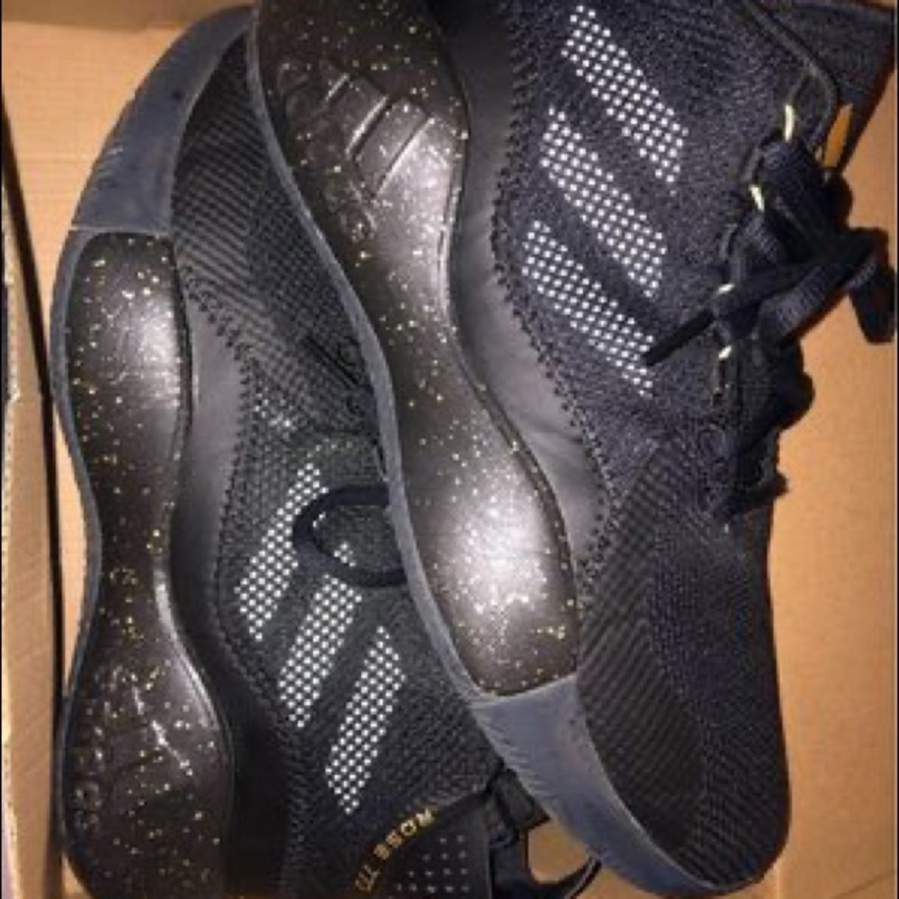 Adidas D Rose 773 
Color is Black/Gold beautiful 
Size 7  NUC